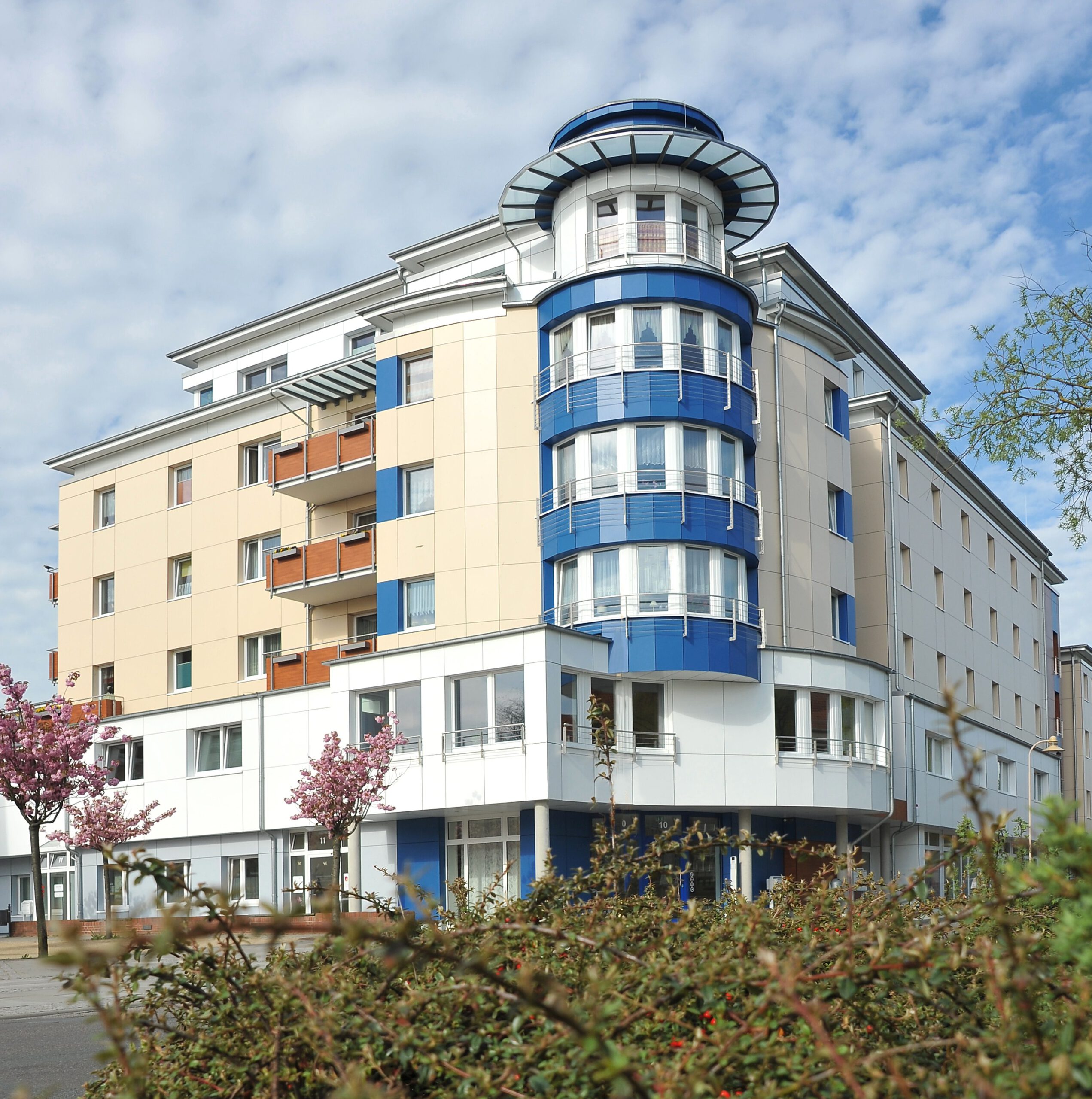 Wohn- und Geschäftshaus Straße der DSF 8-11